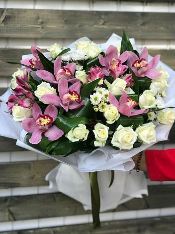 Букет цветов из: Розы и Хризантемы в Родино