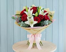 Букет цветов из:  Лилии и Розы в Родино