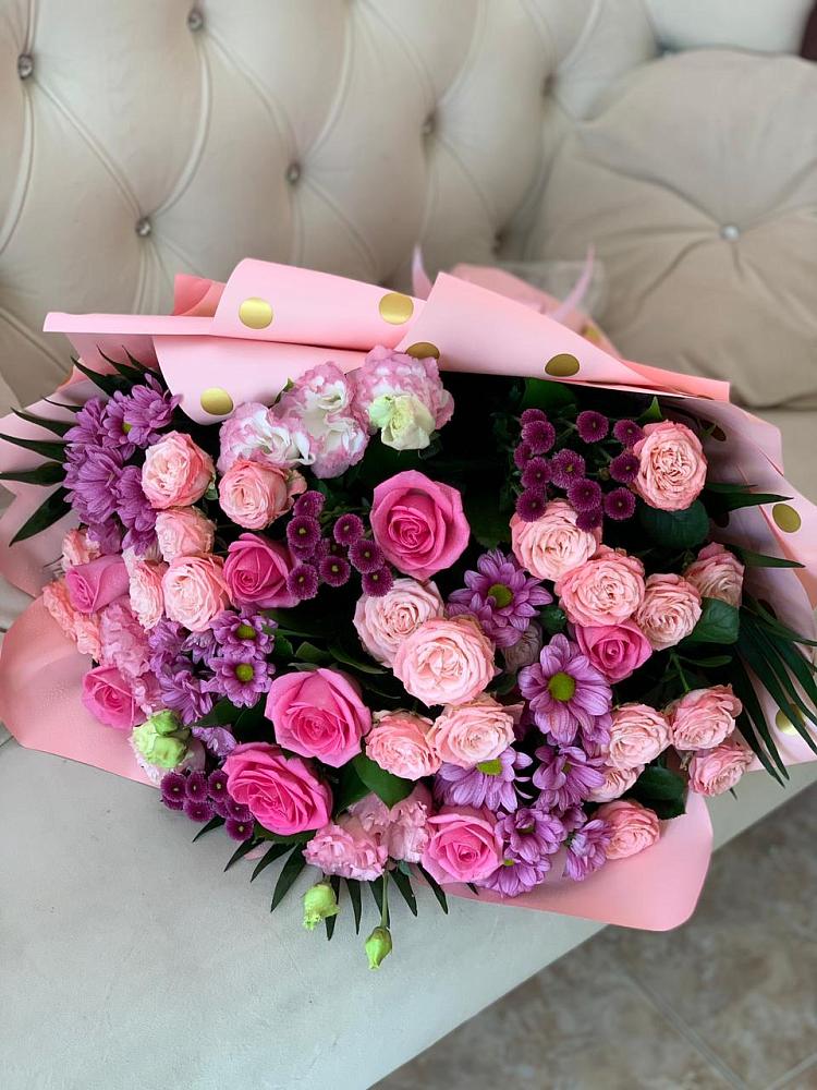 Букет цветов из: Хризантемы, Розы и Лизиантусы в Родино