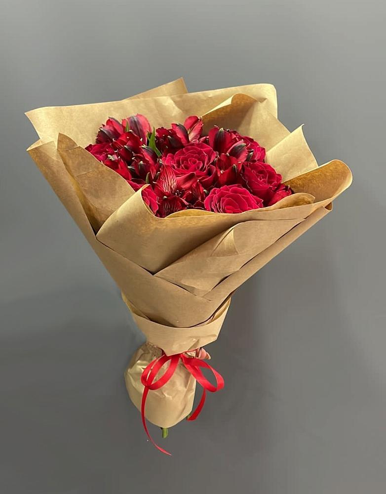 Букет цветов из: Альстромерии и Розы в Родино