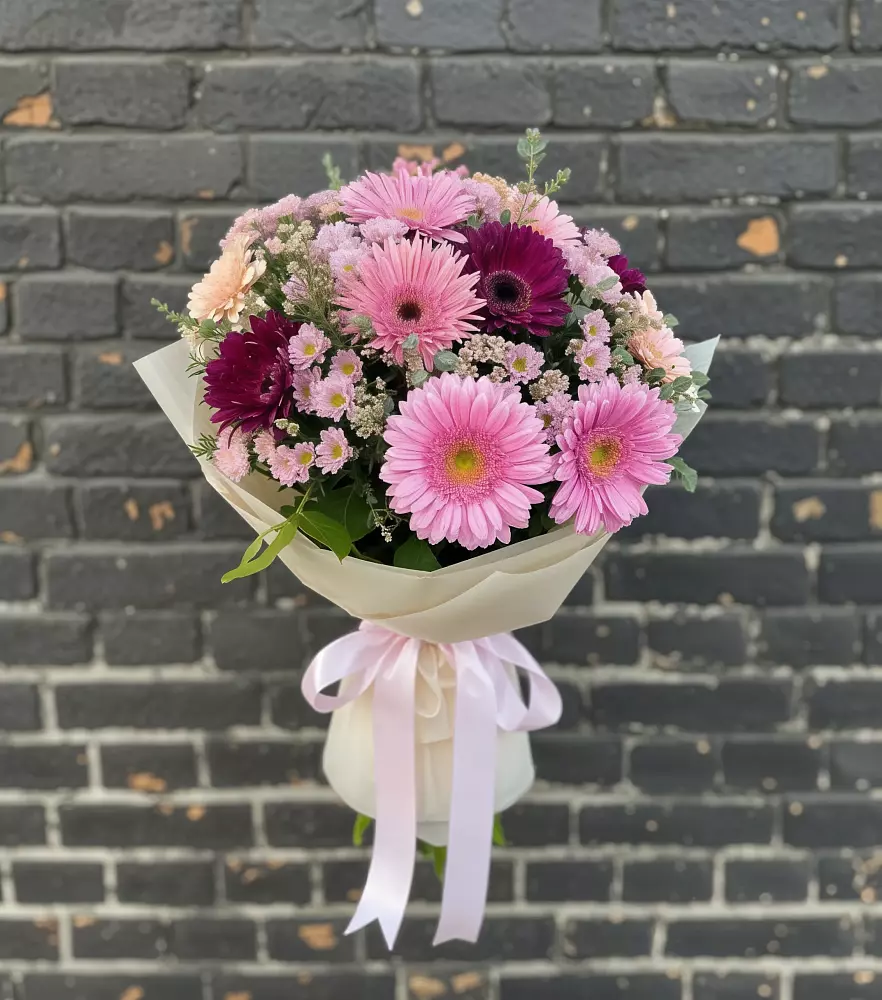 Букет цветов из: Герберы и Хризантемы в Родино