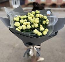 Букет Белые кустовые розы Солинеро в Родино
