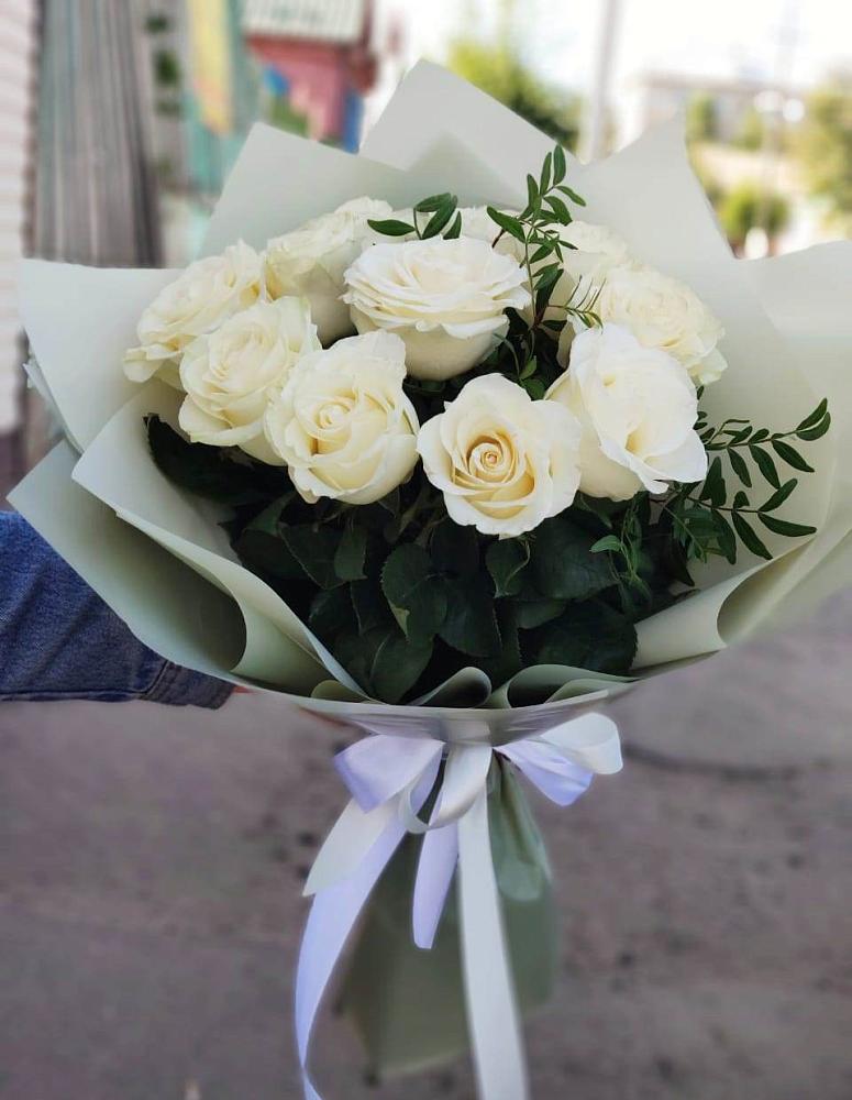 Букет Белые розы Проуд в Родино