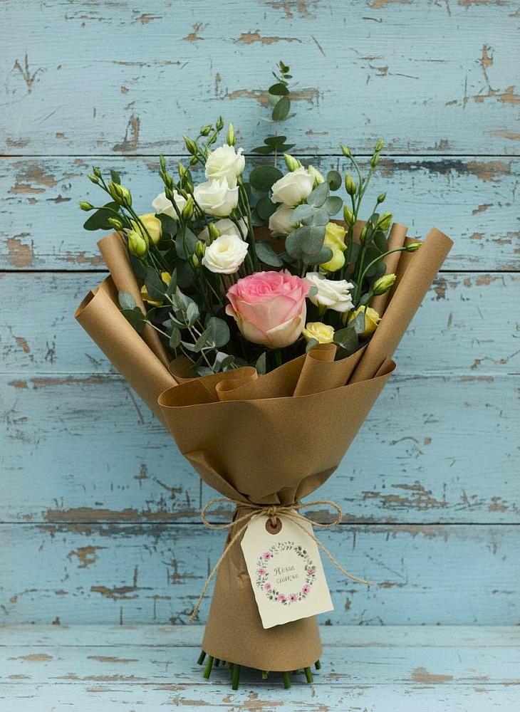 Букет цветов из: Розы и Лизиантусы в Родино