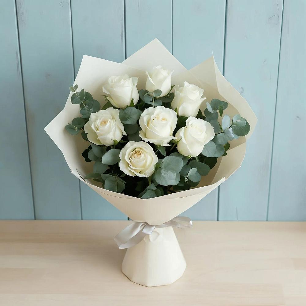 Букет Белые розы в Эвкалипте в Родино