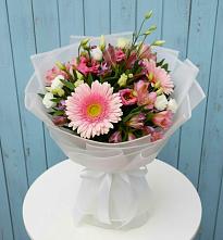 Букет цветов из:  Герберы, Альстромерии и Лизиантусы в Родино