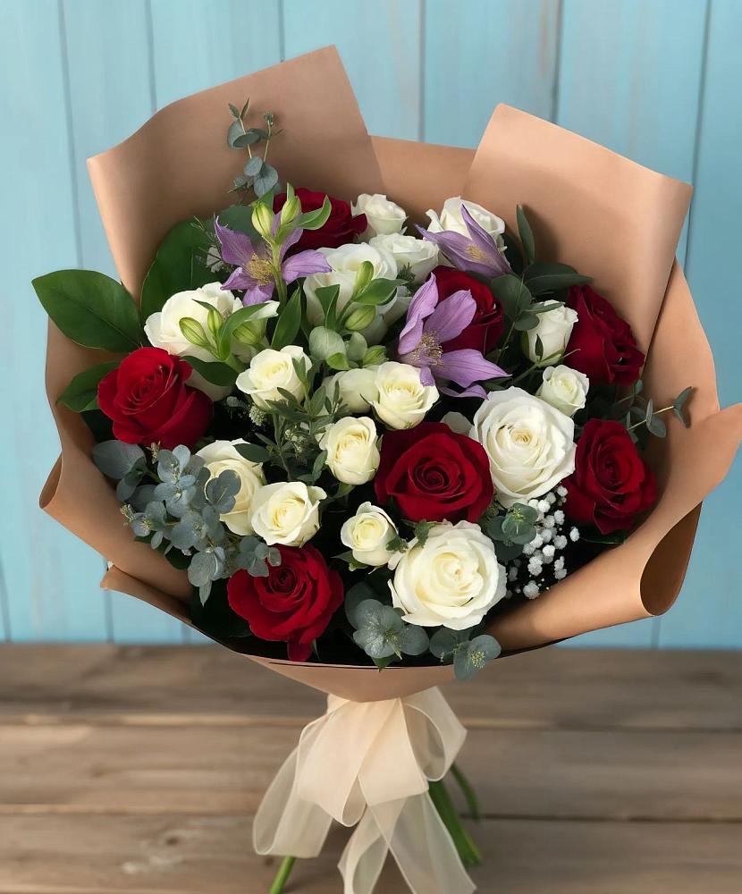 Букет цветов из: Розы и Альстромерии в Родино