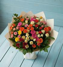 Букет Микс из разноцветных кустовых роз в Родино